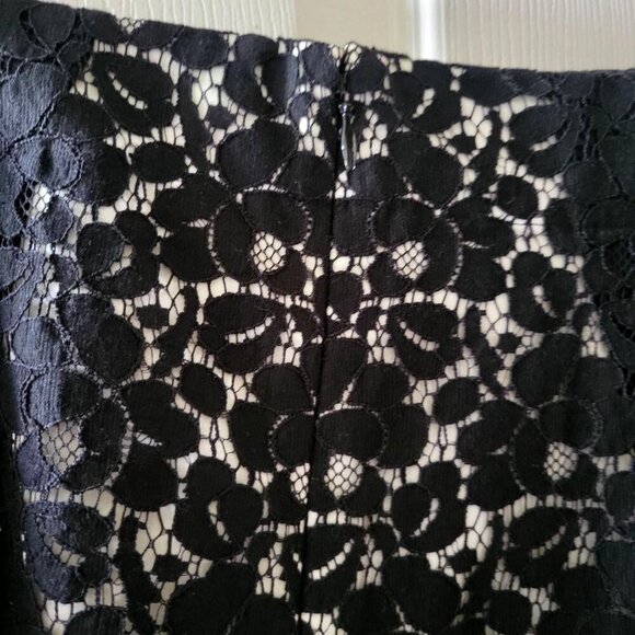Talbots Women's Black Lace Overlay Skirt  Floral Pattern  Size 12 - Picture 3 of 10